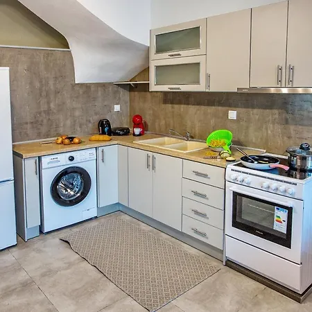 Rent House Diamond Daire