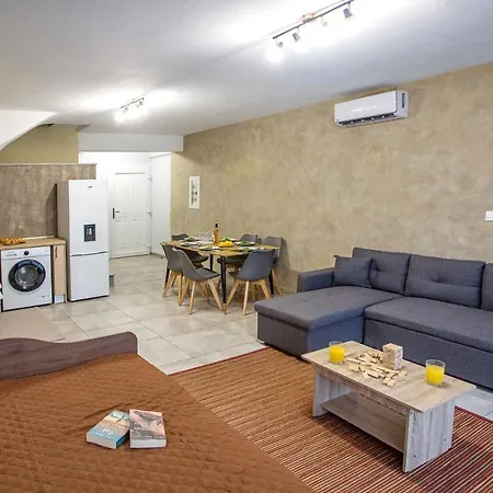 Rent House Diamond Apartment *
