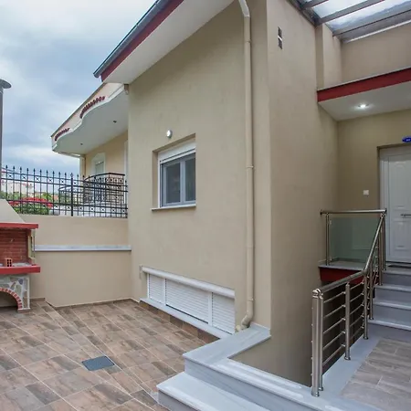 Rent House Diamond 아파트 *