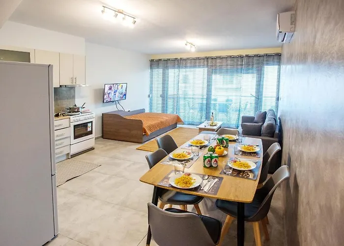 Rent House Diamond شقة *