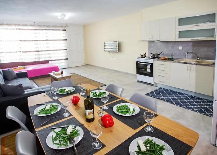 Rent House Diamond Daire