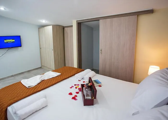 Rent House Diamond Daire *